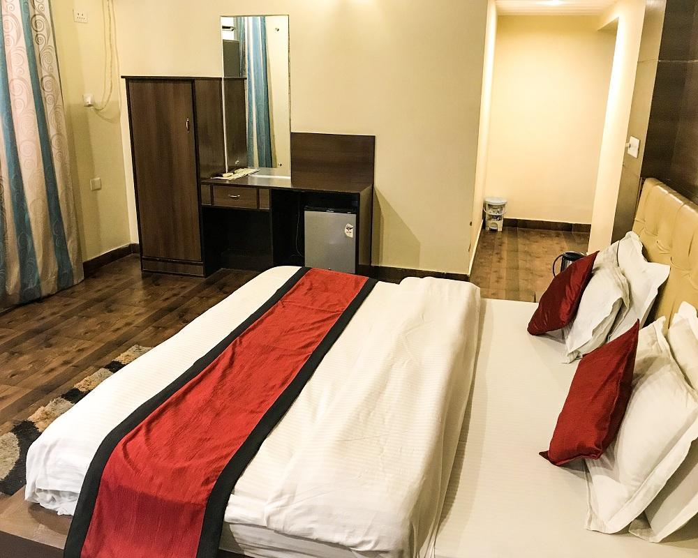 Durga Residency Hotel Katra  Ngoại thất bức ảnh